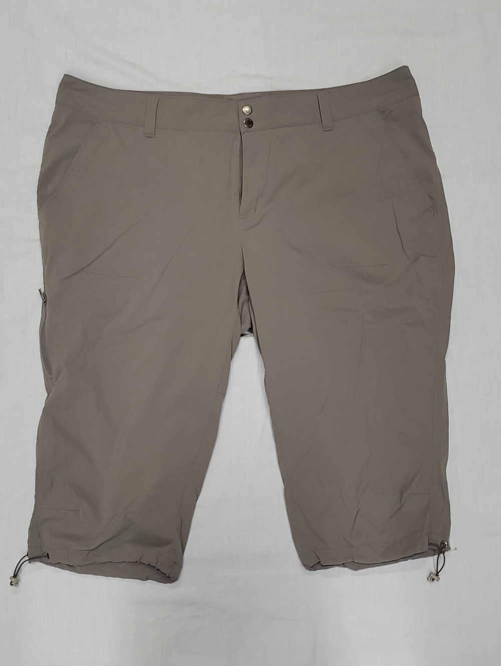 Columbia Women's Taupe Athletic Capris #190